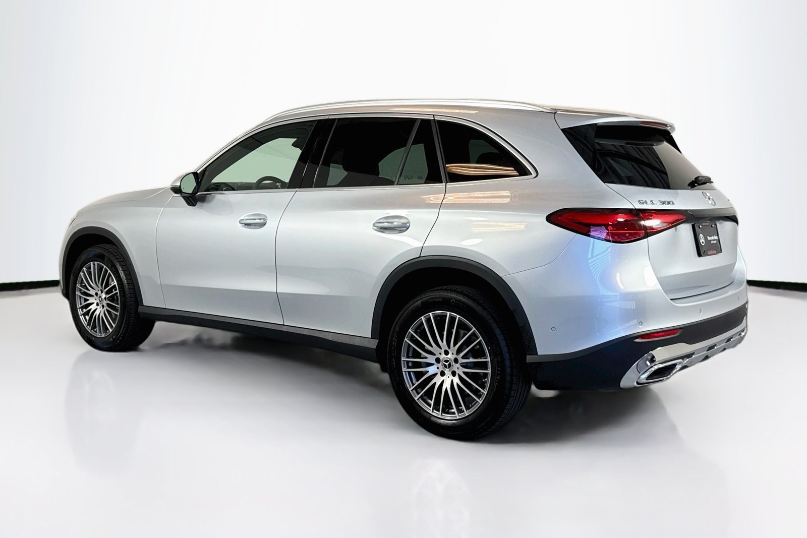 New 2026 Cirrus Silver Metallic Mercedes-Benz GLC 300 image 7