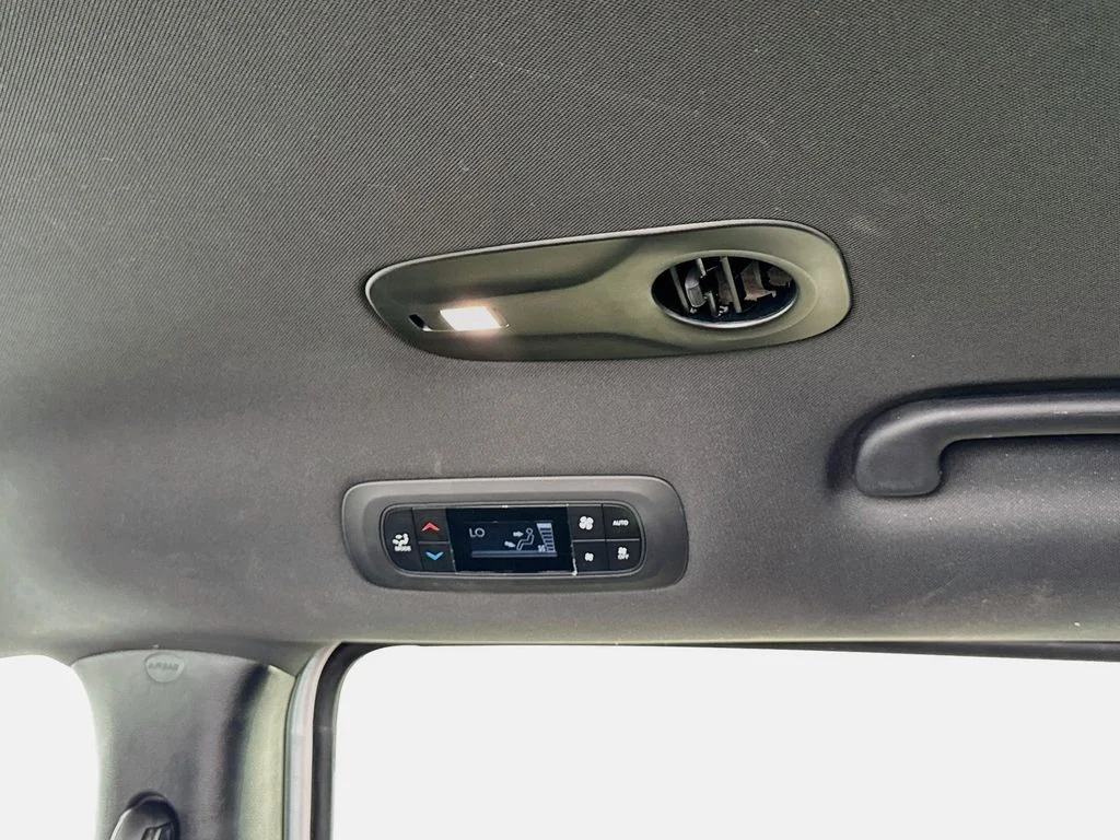 Used 2023 White Chrysler Touring L image 25