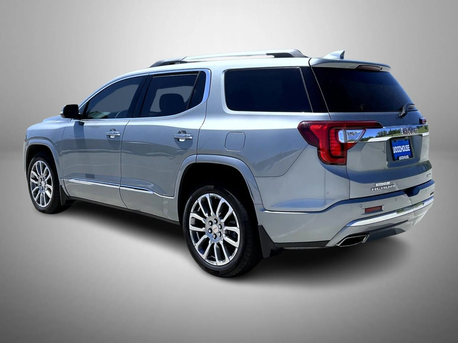 Used 2023 Silver GMC Denali image 7