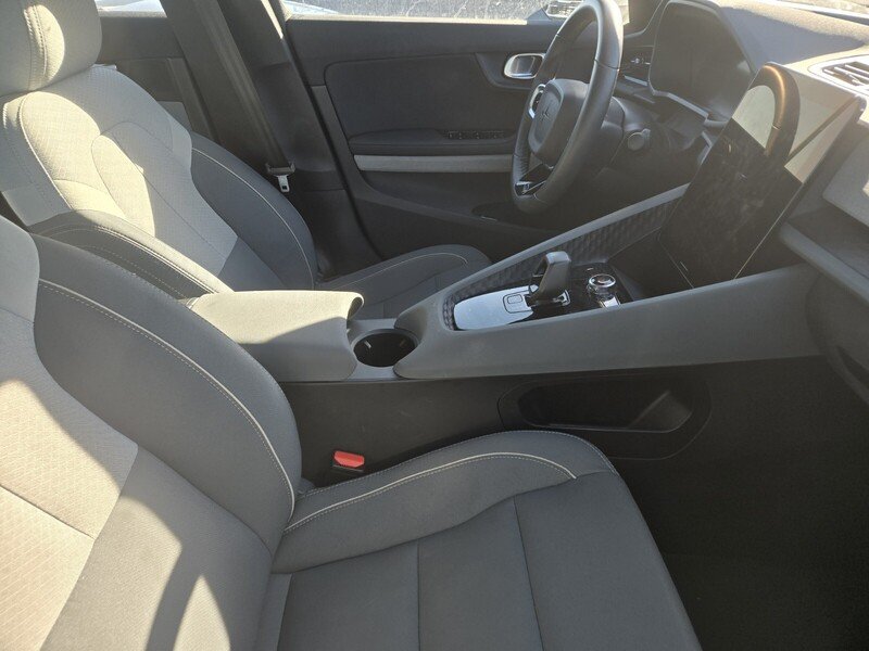 Used 2023 Magnesium Metallic POLESTAR Long Range Single Motor image 3
