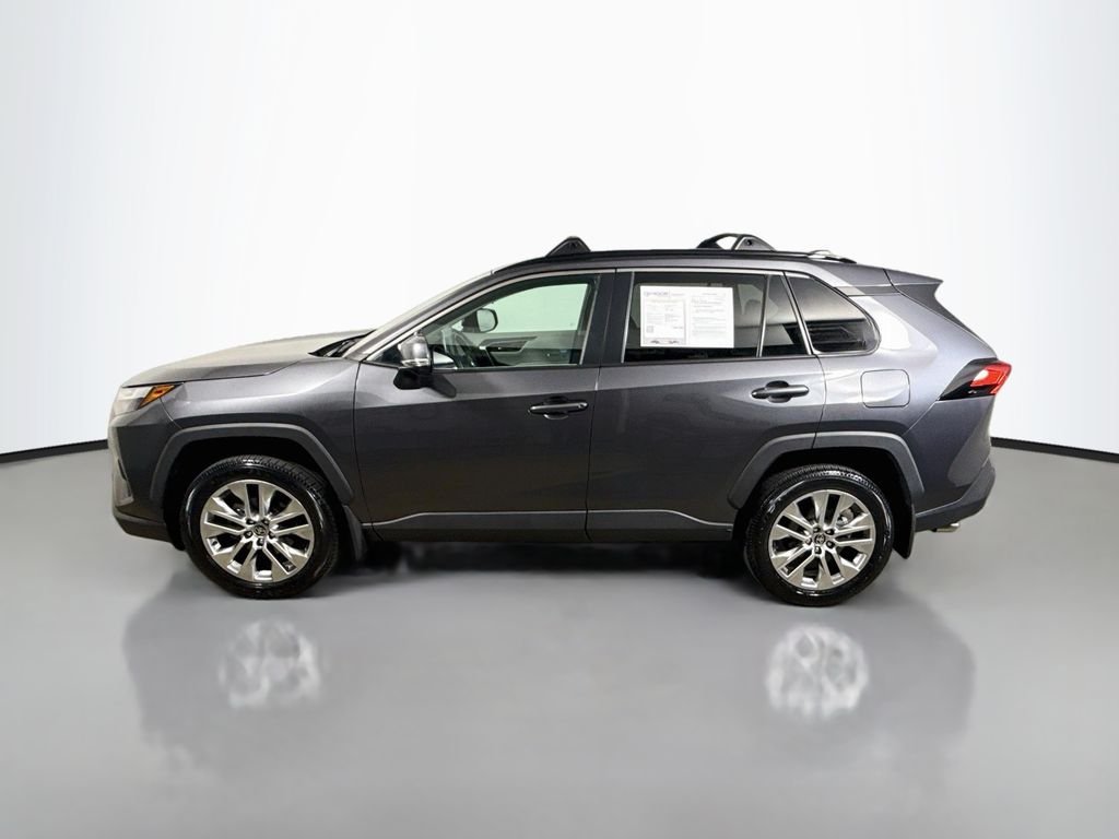 Used 2024 Magnetic Gray Metallic Toyota XLE Premium image 4