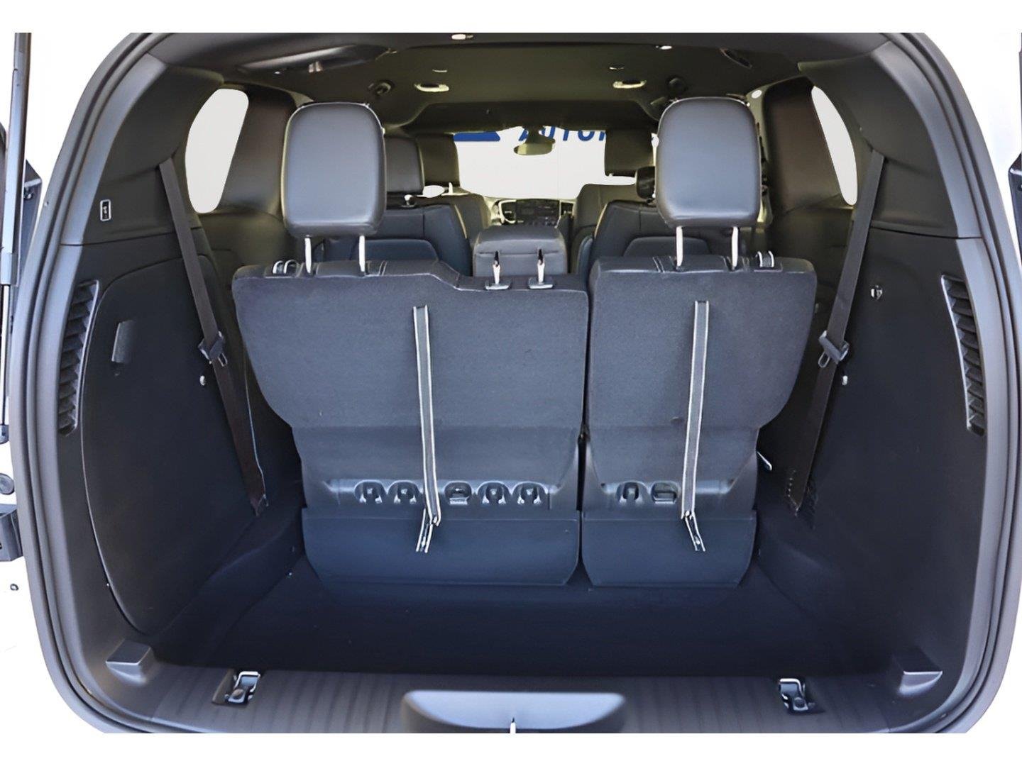 2026 Chrysler Pacifica Select - Photo 7