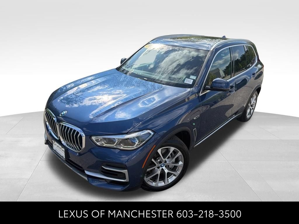 2022 BMW X5 xDrive45e's photo