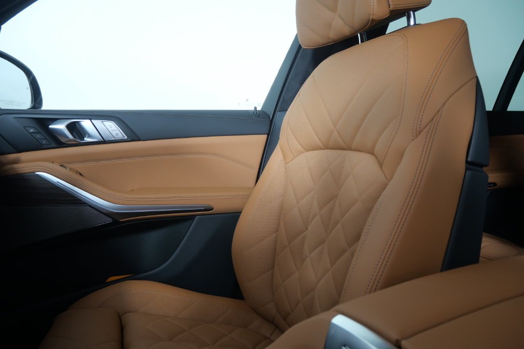 New 2027 Black Sapphire Metallic BMW xDrive40i image 25