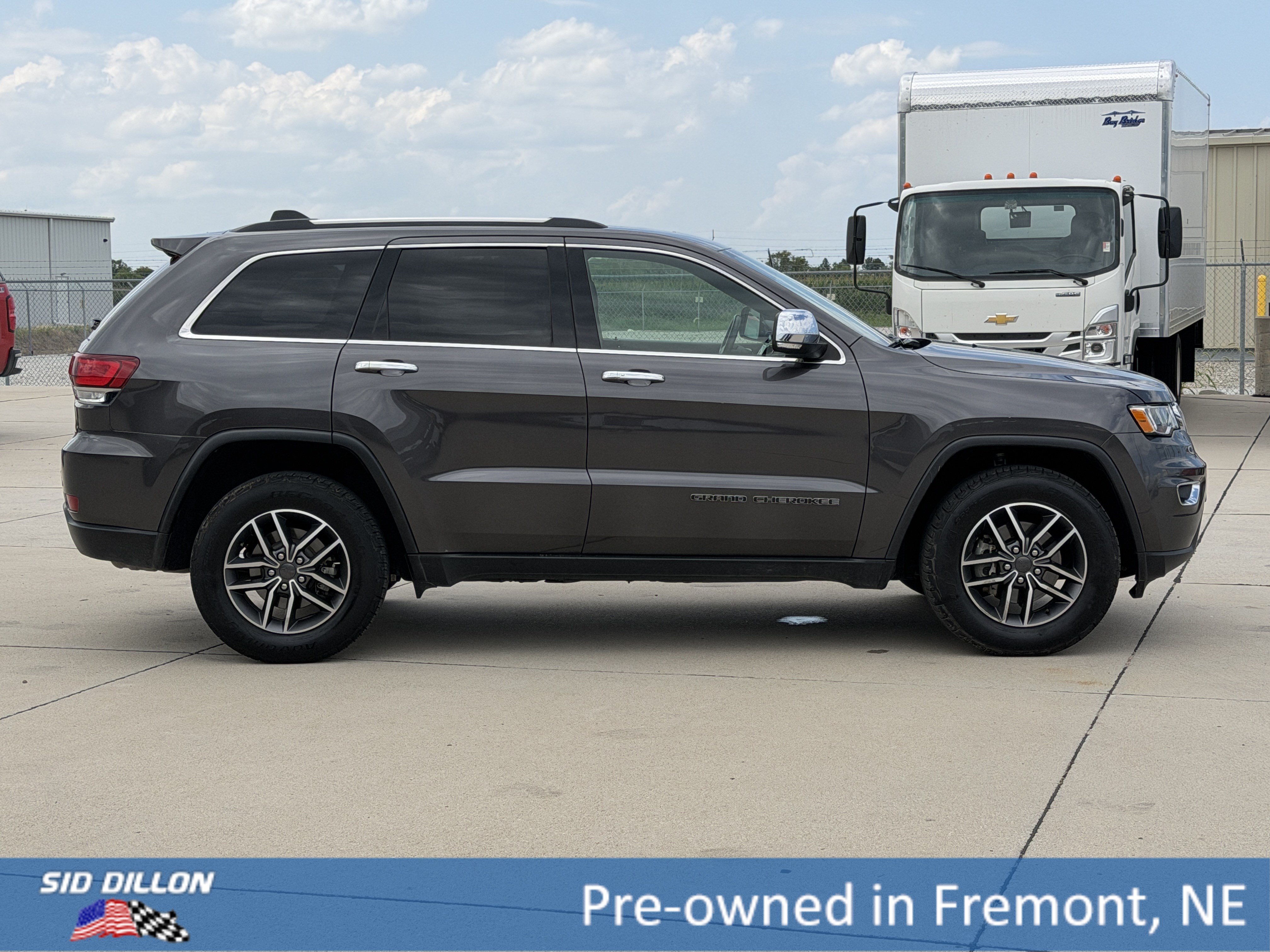 Used 2020 Granite Crystal Metallic Clearcoat Jeep Limited image 3