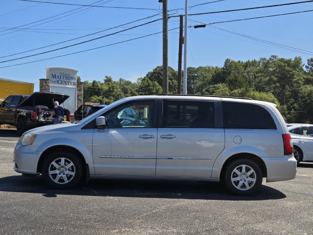 Used 2011 Silver Chrysler Touring image 7