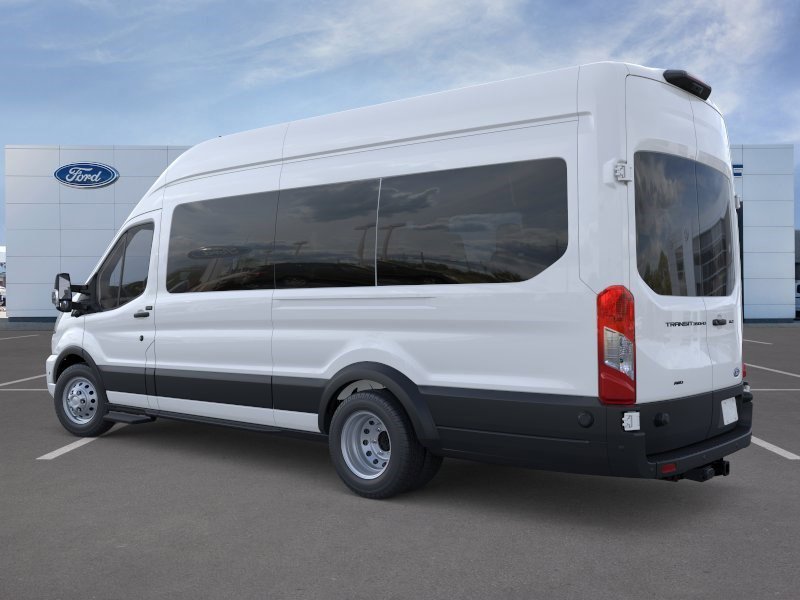 New 2026 Oxford White Ford XLT image 4
