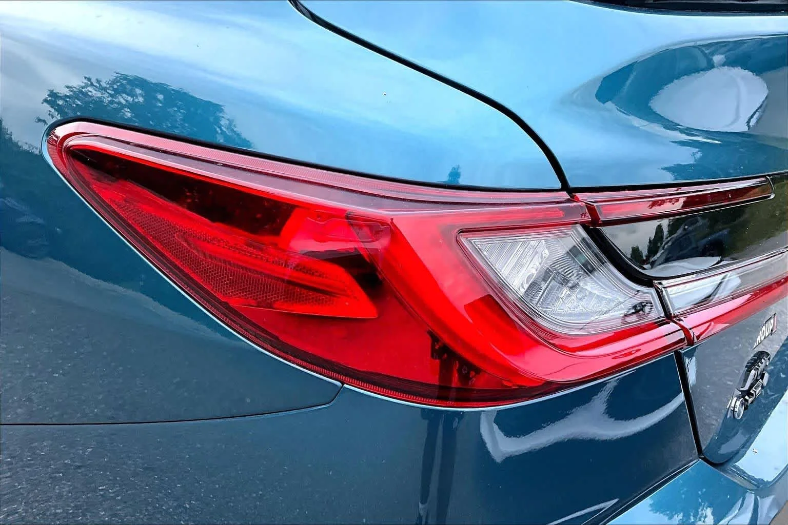 New 2026 Ocean Gem with Midnight Black Metallic roof Toyota XSE image 14
