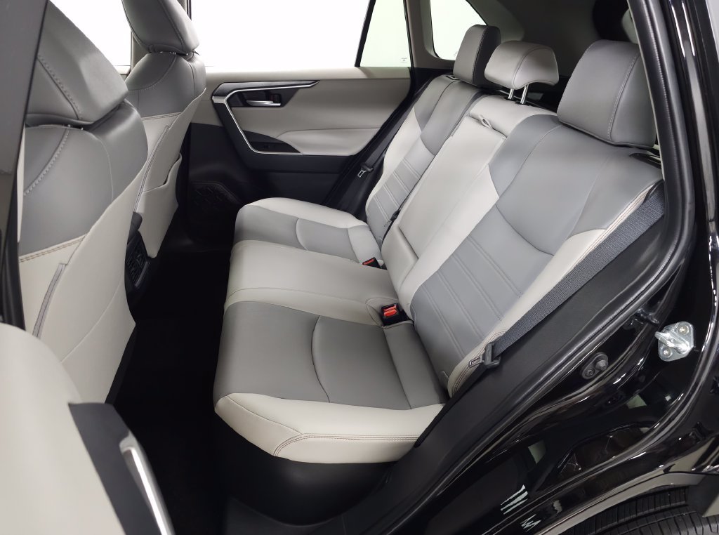 Used 2025 Black Toyota XLE Premium image 32