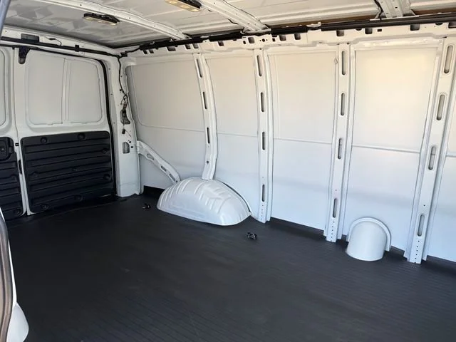New 2026 Summit White GMC Work Van image 23