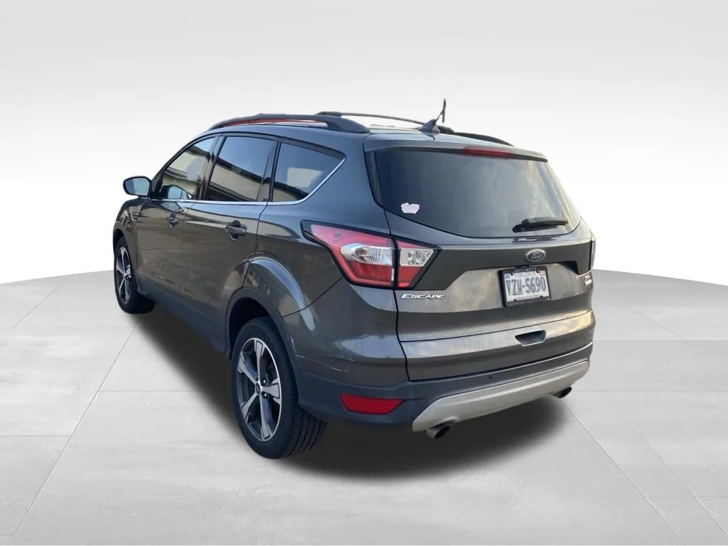 Used 2018 Gray Ford SEL image 17
