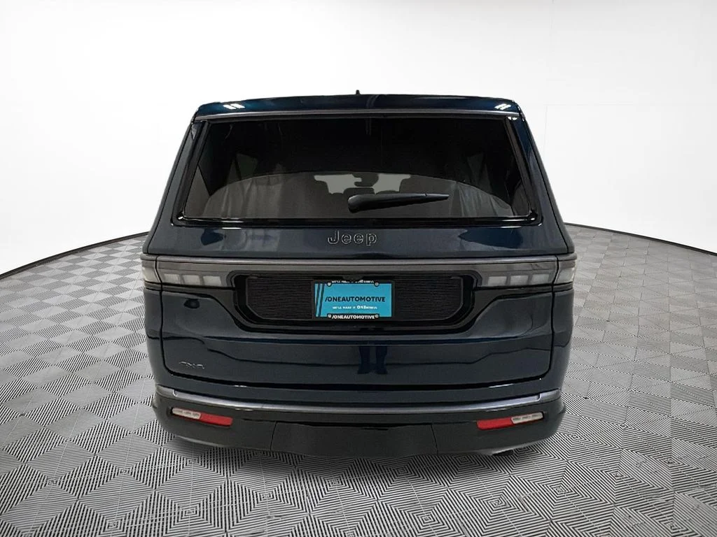 New 2026 Fathom Blue Pearl-Coat Exterior Paint (Late Availability) Jeep Limited Altitude image 10