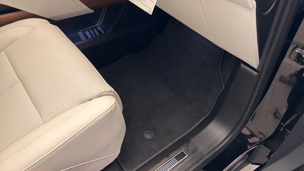 2027 Cadillac VISTIQ Sport - Photo 29