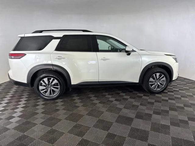 Used 2024 White Nissan SV image 4