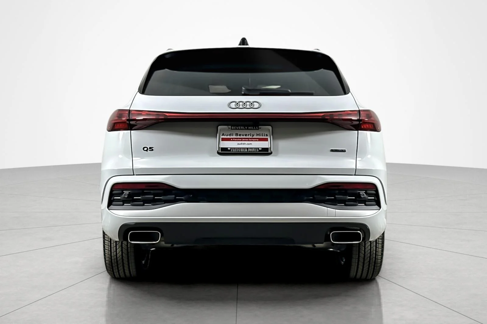 Used 2025 Glacier White Metallic Audi Premium 2.0 TFSI quattro image 4