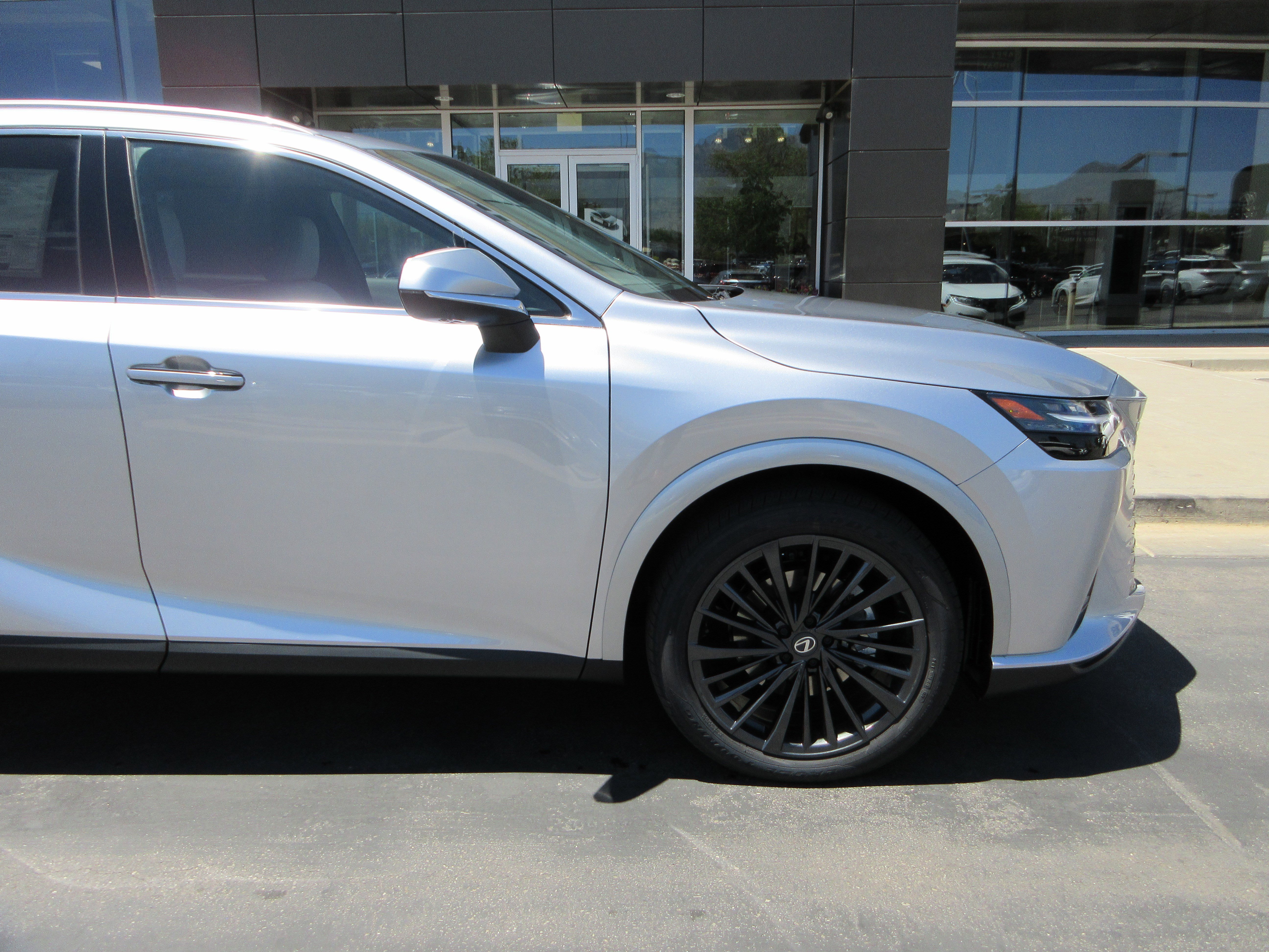 New 2026 Iridium Lexus PREMIUM image 12