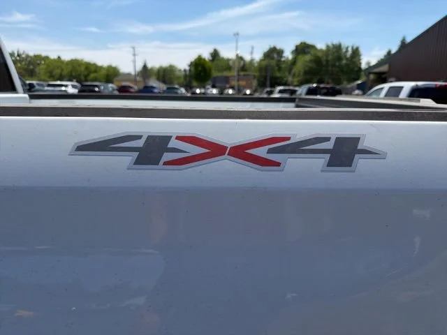 New 2026 Summit White Chevrolet LT (2FL) image 11