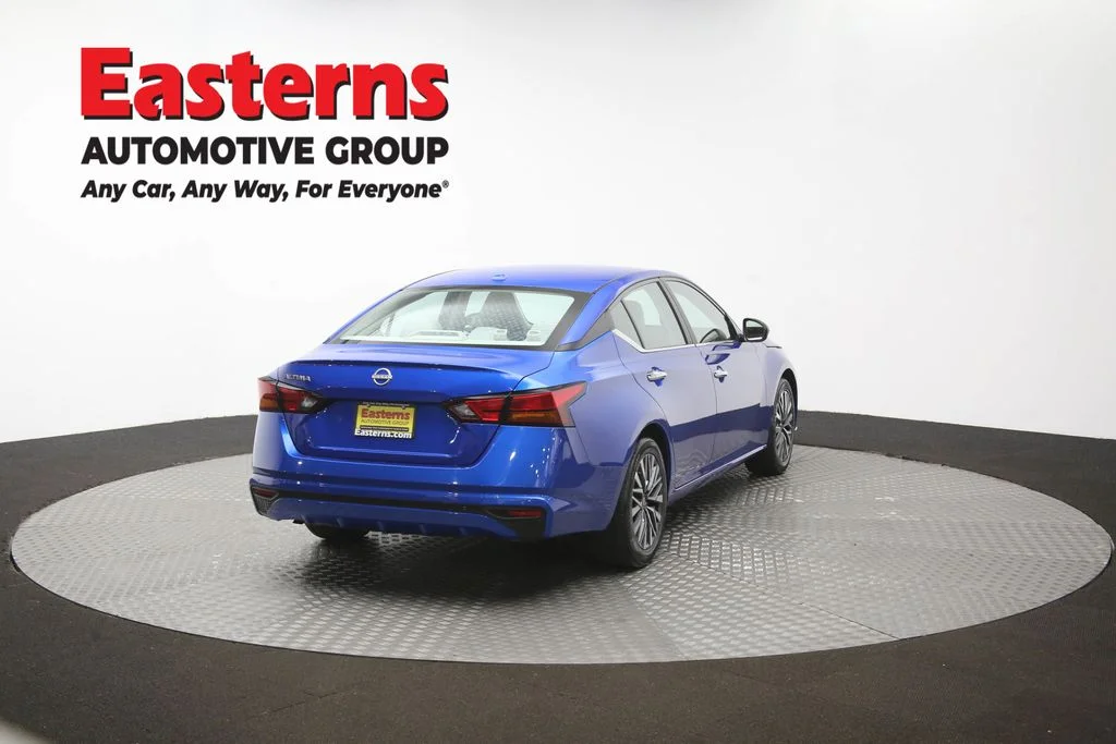 Used 2025 Blue Nissan 2.5 SV image 38