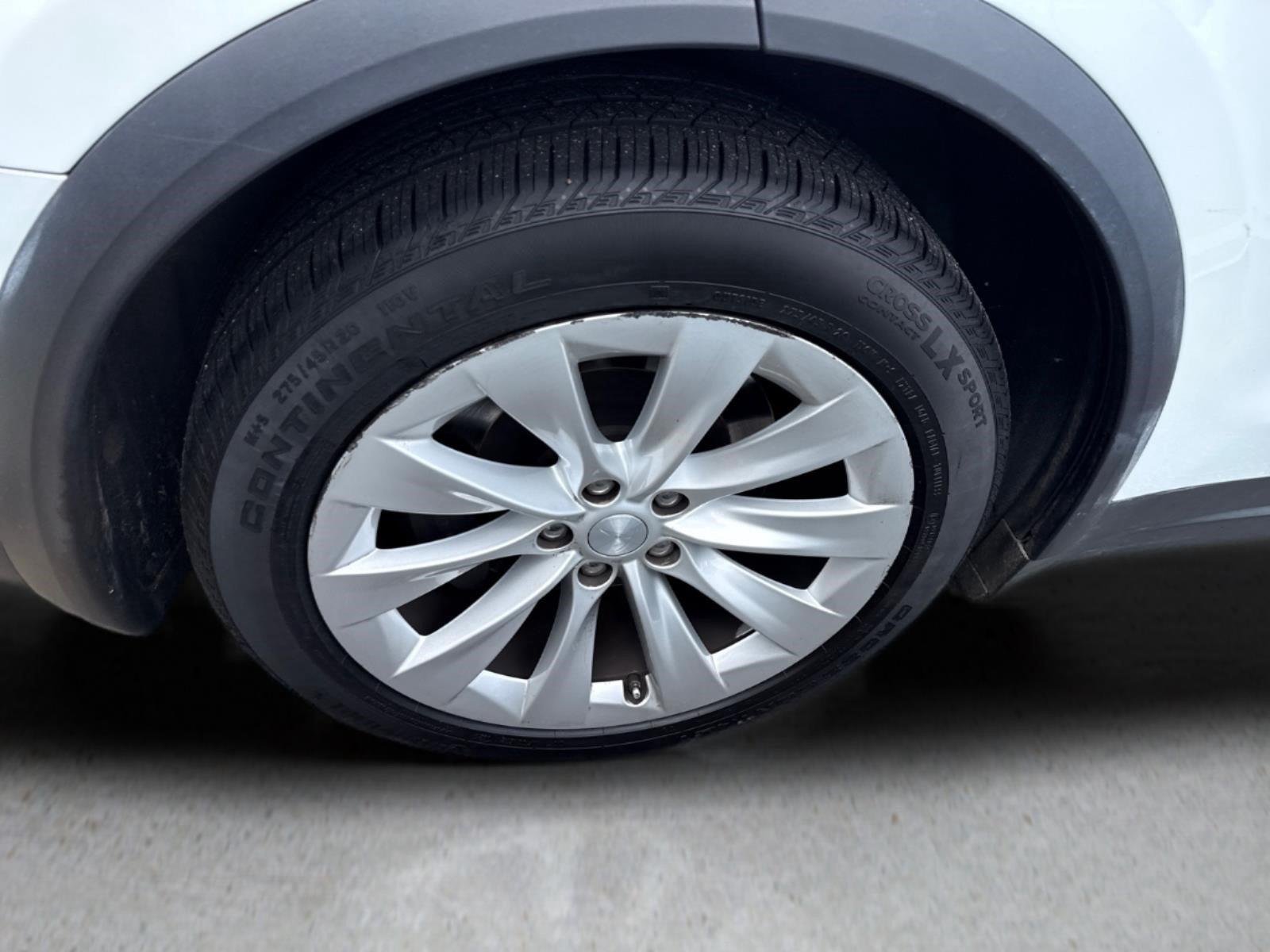 Used 2020  Tesla Long Range image 17