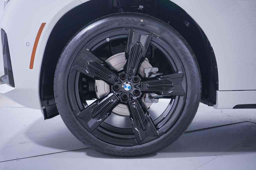 New 2026 Alpine White BMW 30 xDrive image 2