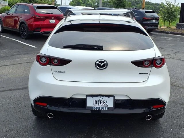 Used 2022 White Mazda Select image 23