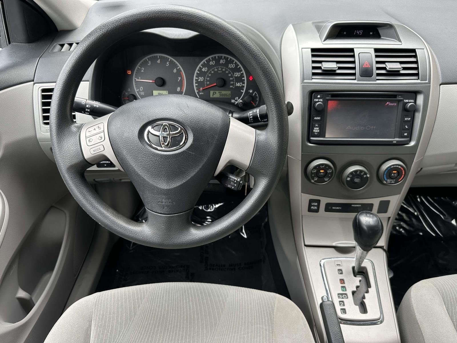 Used 2013 Gray Toyota LE image 3
