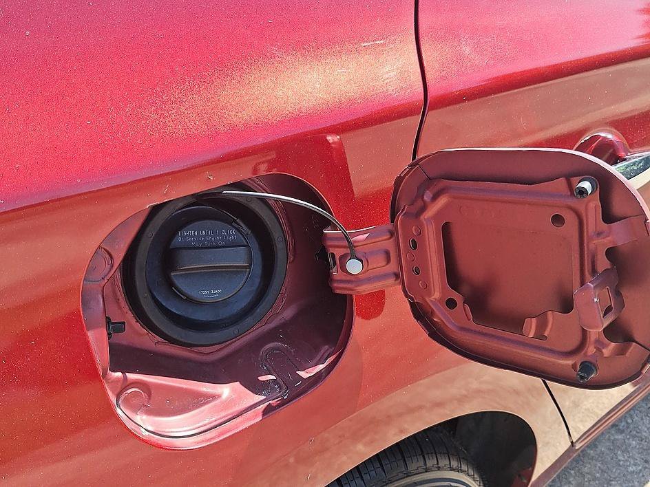 Used 2019 Scarlet Ember Tintcoat Nissan SV image 30