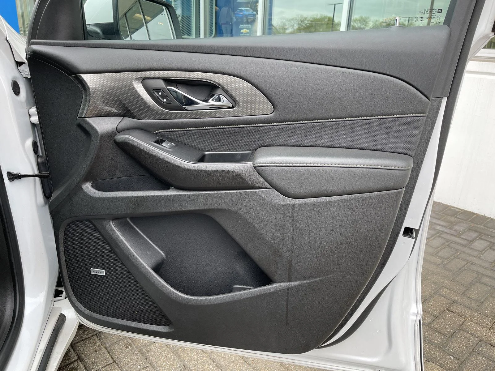 Used 2023 Iridescent Pearl Tricoat Chevrolet Premier image 39