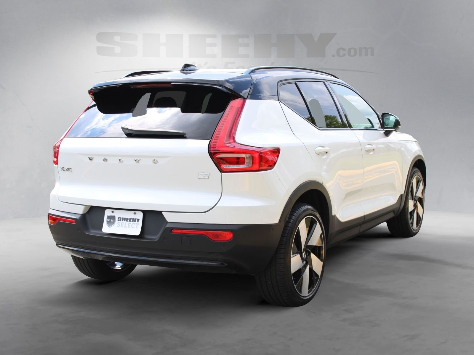 Used 2023 White Volvo Ultimate image 12