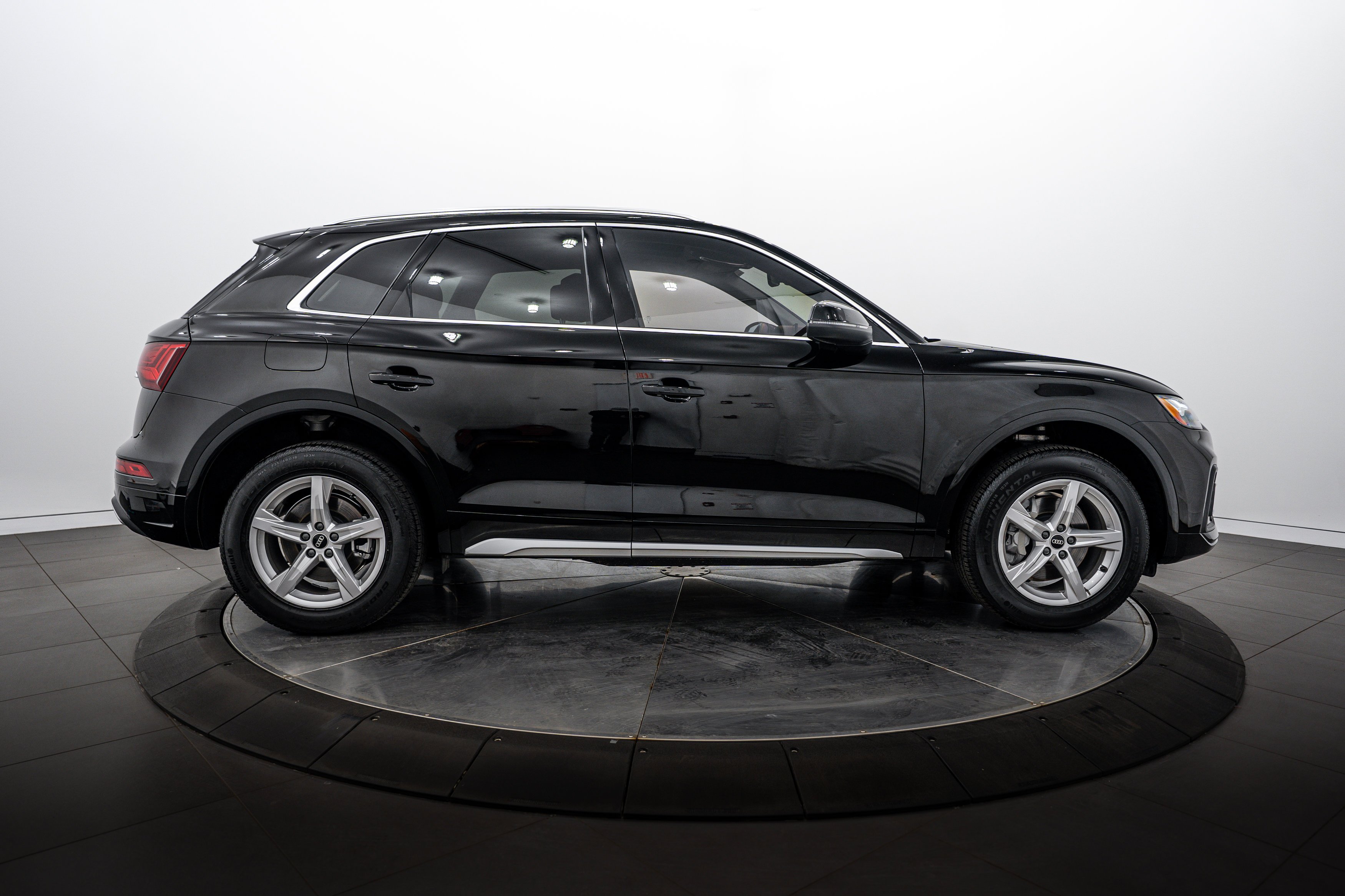 Certified Used 2023 Mythos Black Metallic Audi Premium image 3
