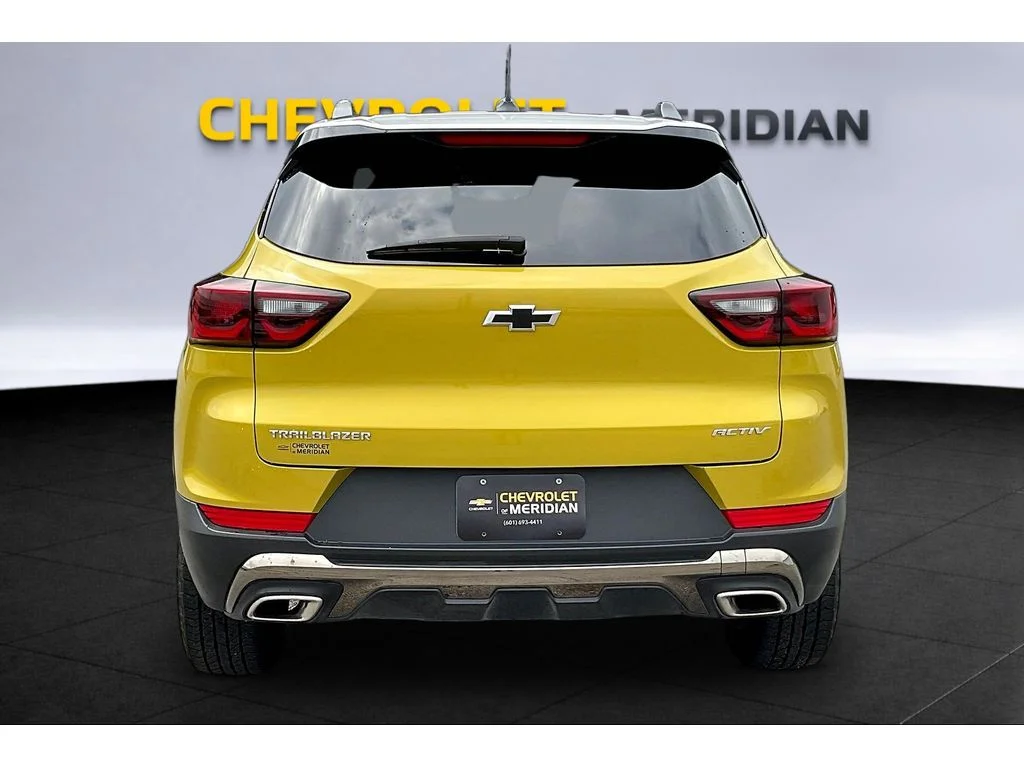 Used 2025 Nitro Yellow Metallic Chevrolet ACTIV image 4