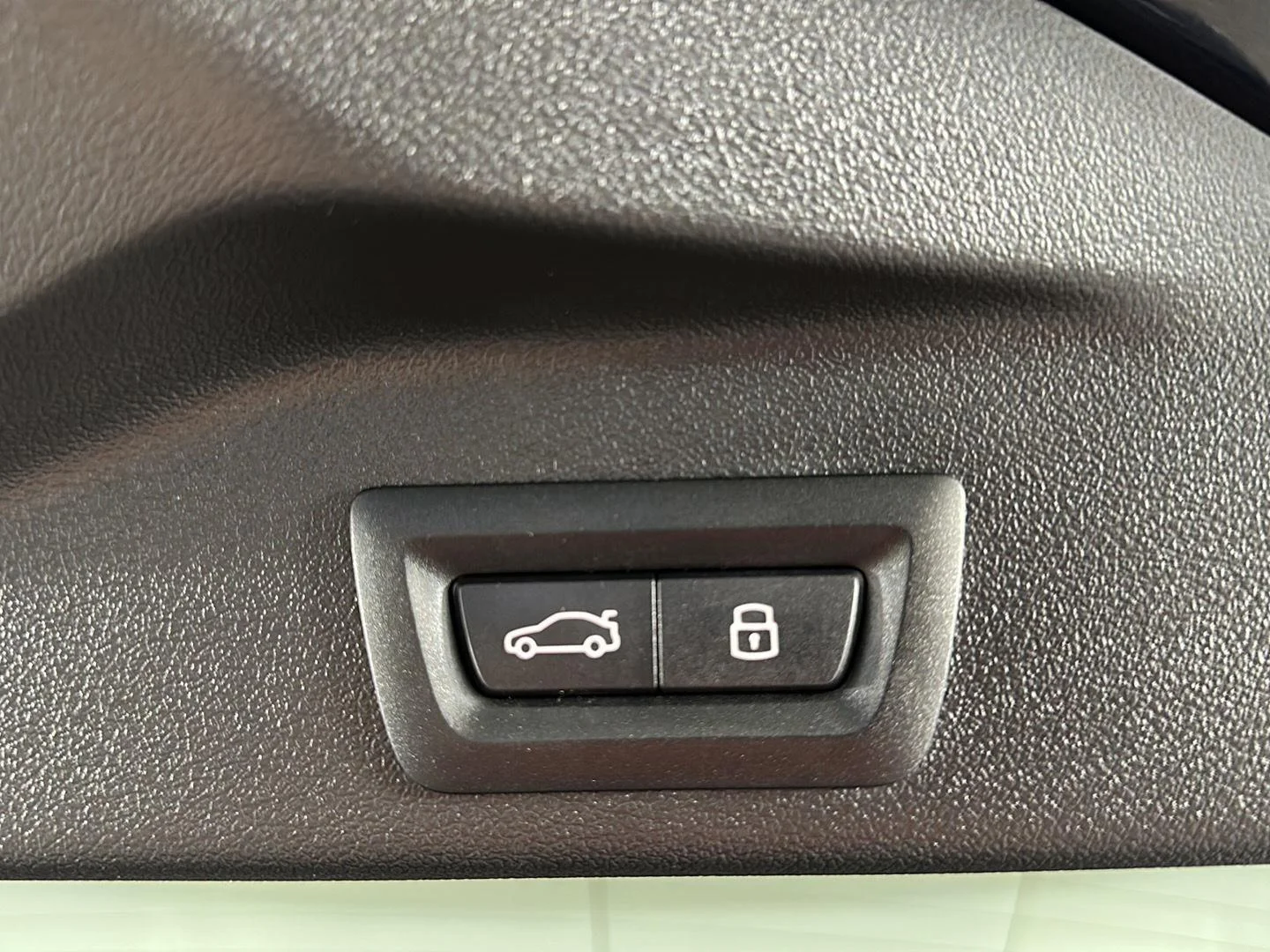 Used 2025 Carbon Black Metallic BMW xDrive40i image 23