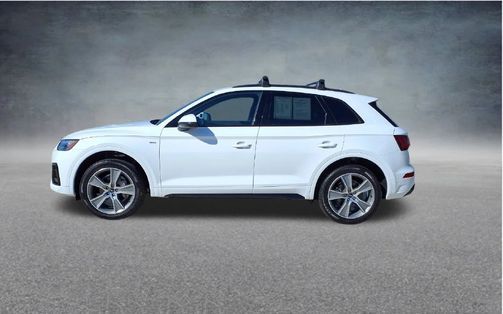 Used 2025 White Audi 45 S line Premium image 4