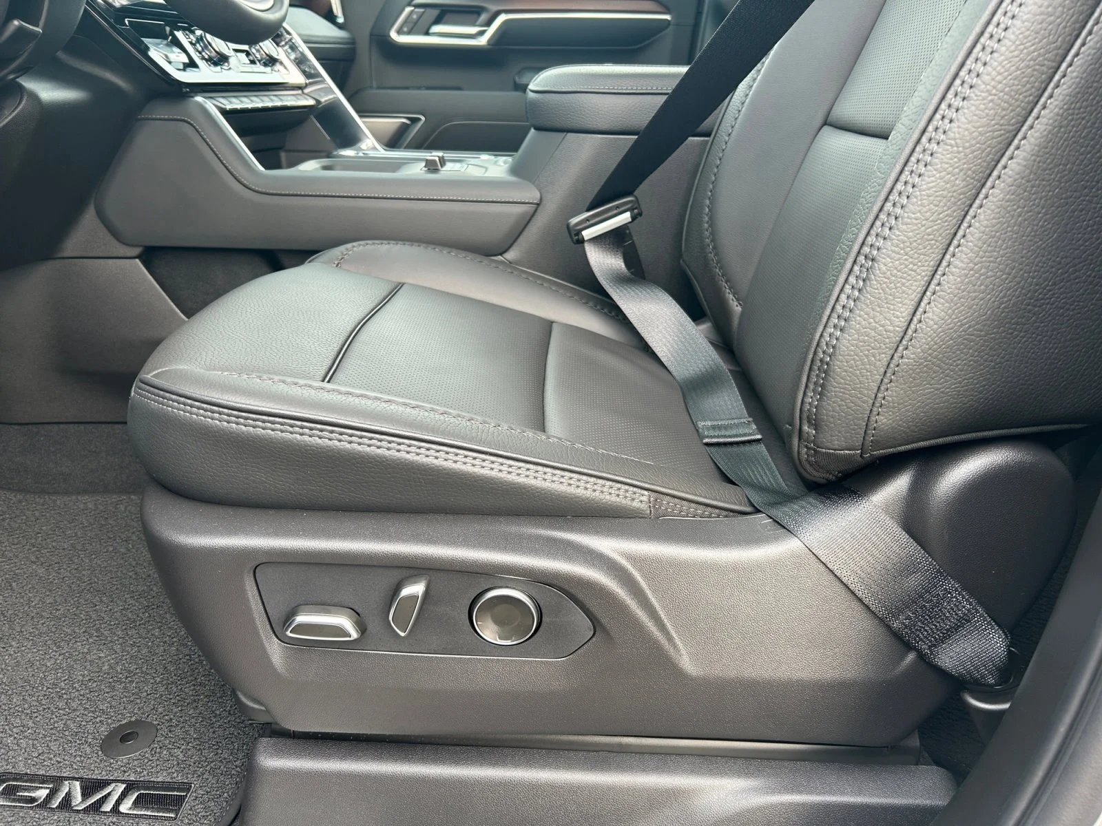 New 2026 Sterling Metallic GMC Denali image 15