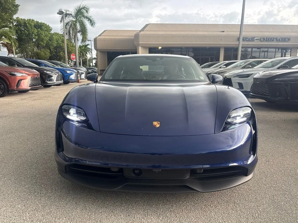 Used 2024  Porsche Base image 9