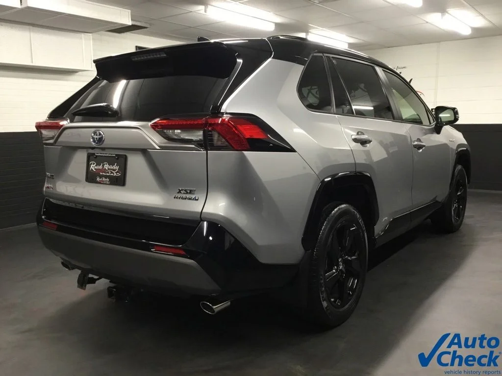 Used 2019 Silver Toyota XSE image 10