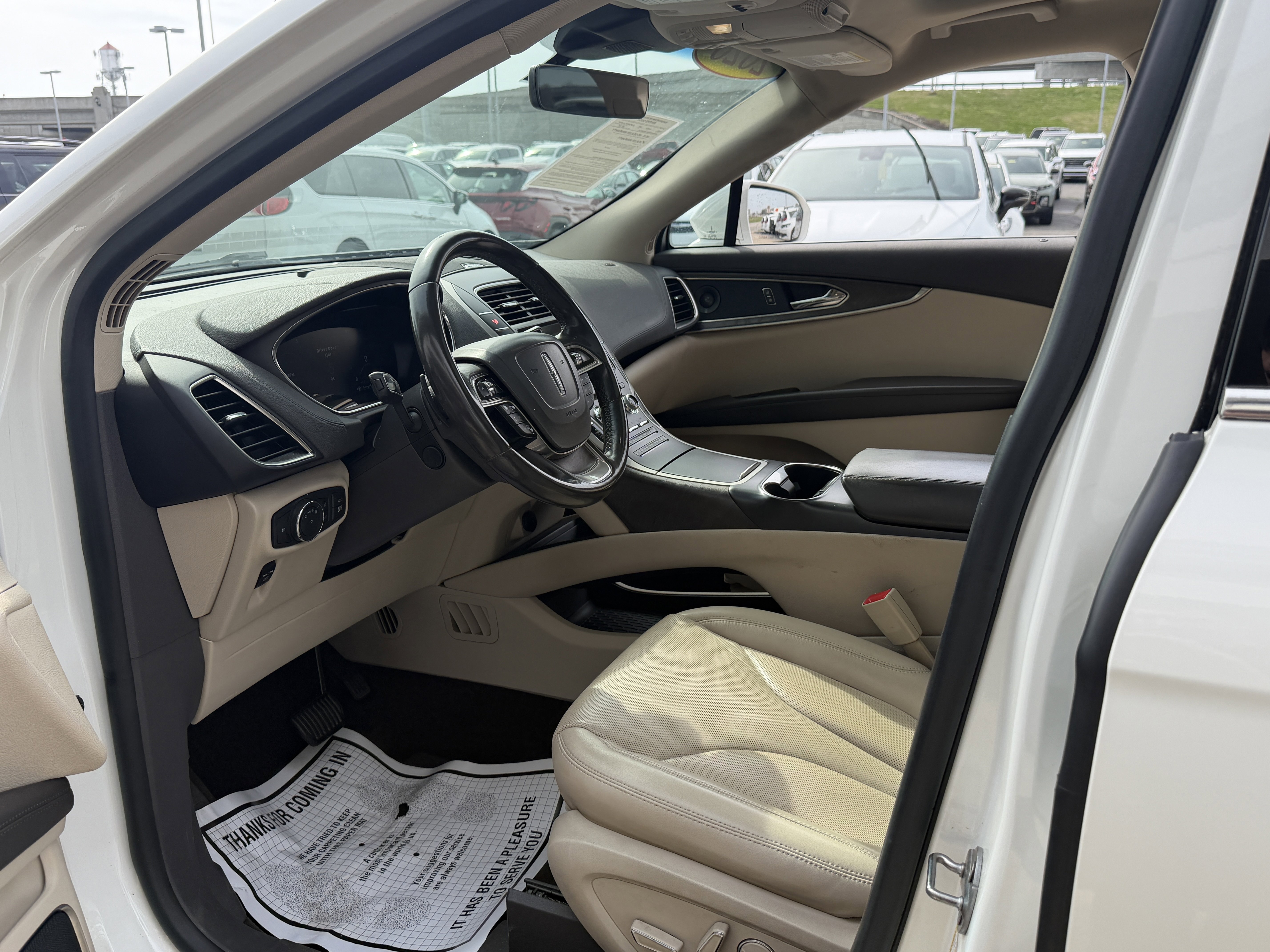 Used 2020 Pristine White Lincoln Reserve image 26