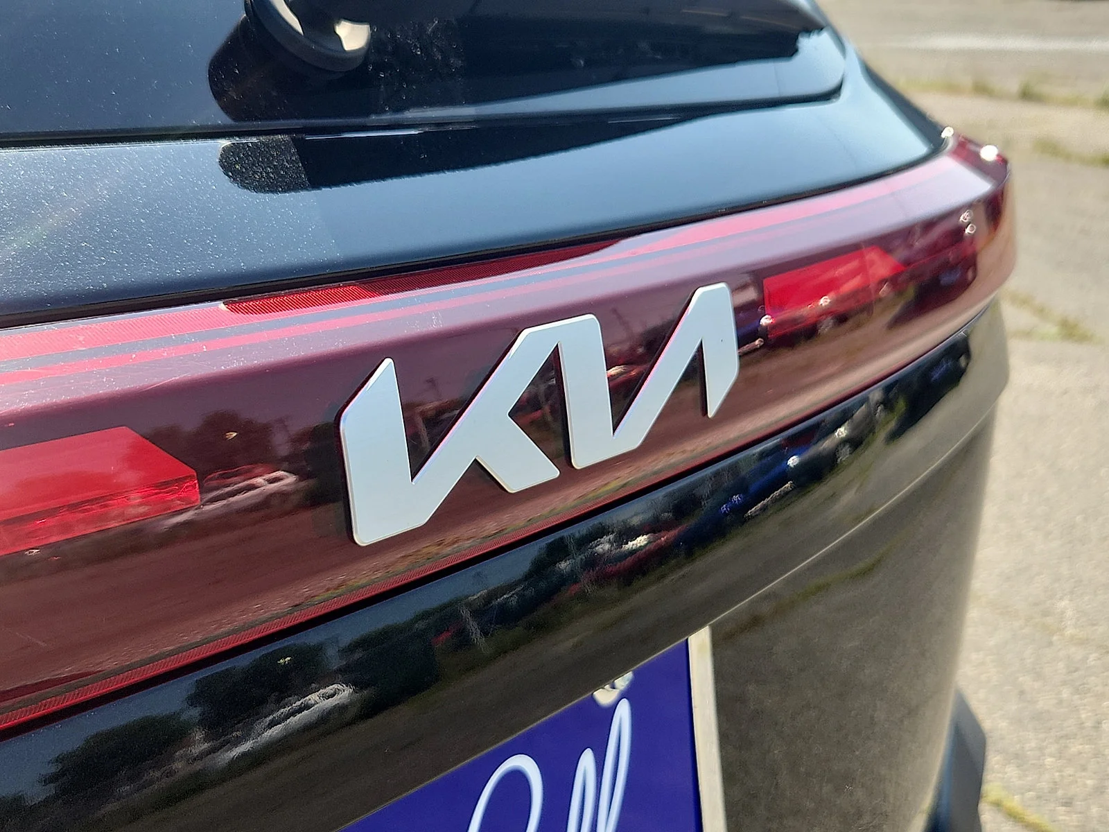 Used 2024 Black Kia LX image 29