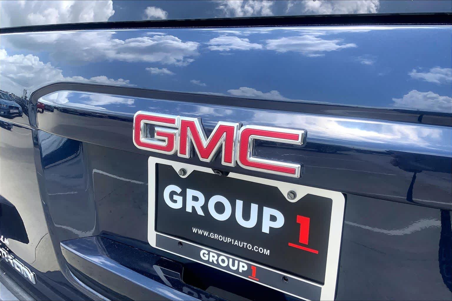 Used 2018 Dark Sapphire Blue Metallic GMC SLE image 29
