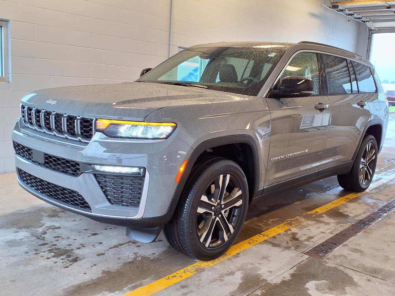 2027 Jeep Grand Cherokee L