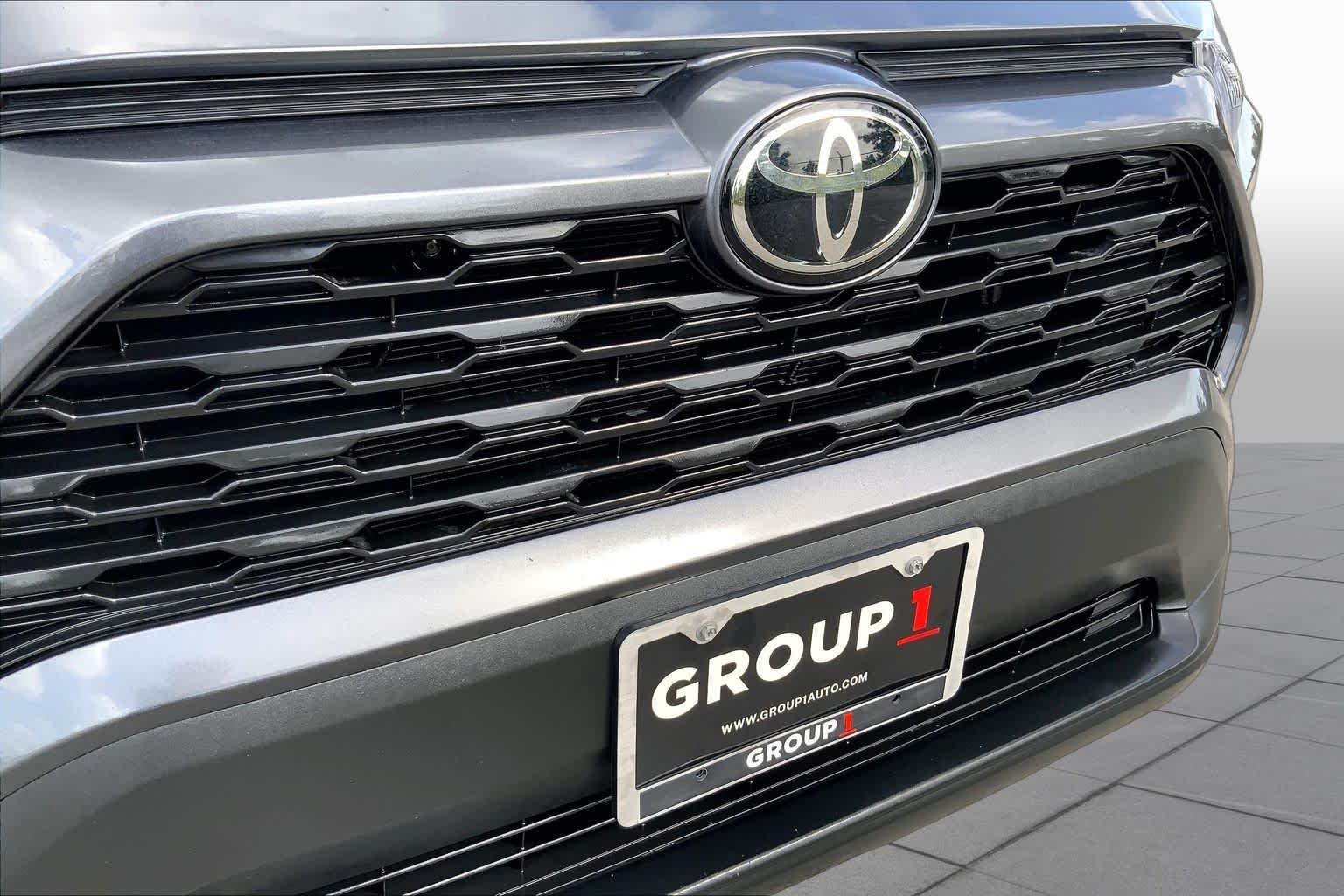 Used 2021 Magnetic Gray Metallic Toyota XLE Premium image 29