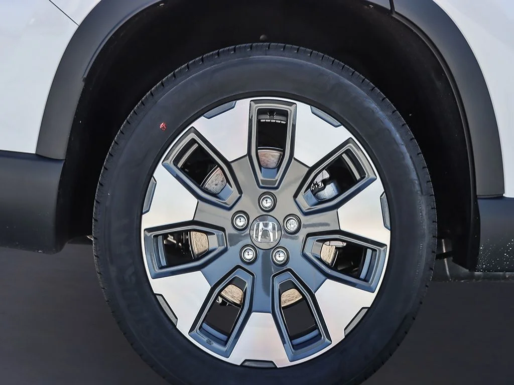 New 2026 Platinum White Pearl Honda AWD Touring image 7