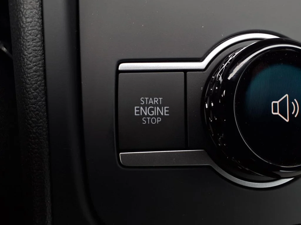 New 2026 Deep Black Pearl Volkswagen 2.0T SE image 17
