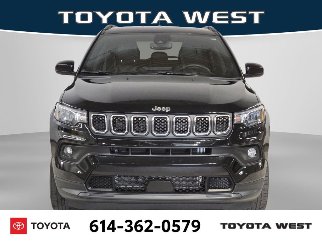 Used 2023 Black Jeep Latitude Lux image 2