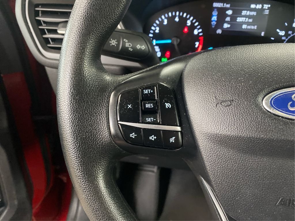 Used 2021 Red Ford SE image 15