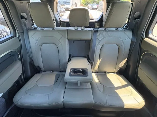Certified Used 2023 Green Land Rover S image 36