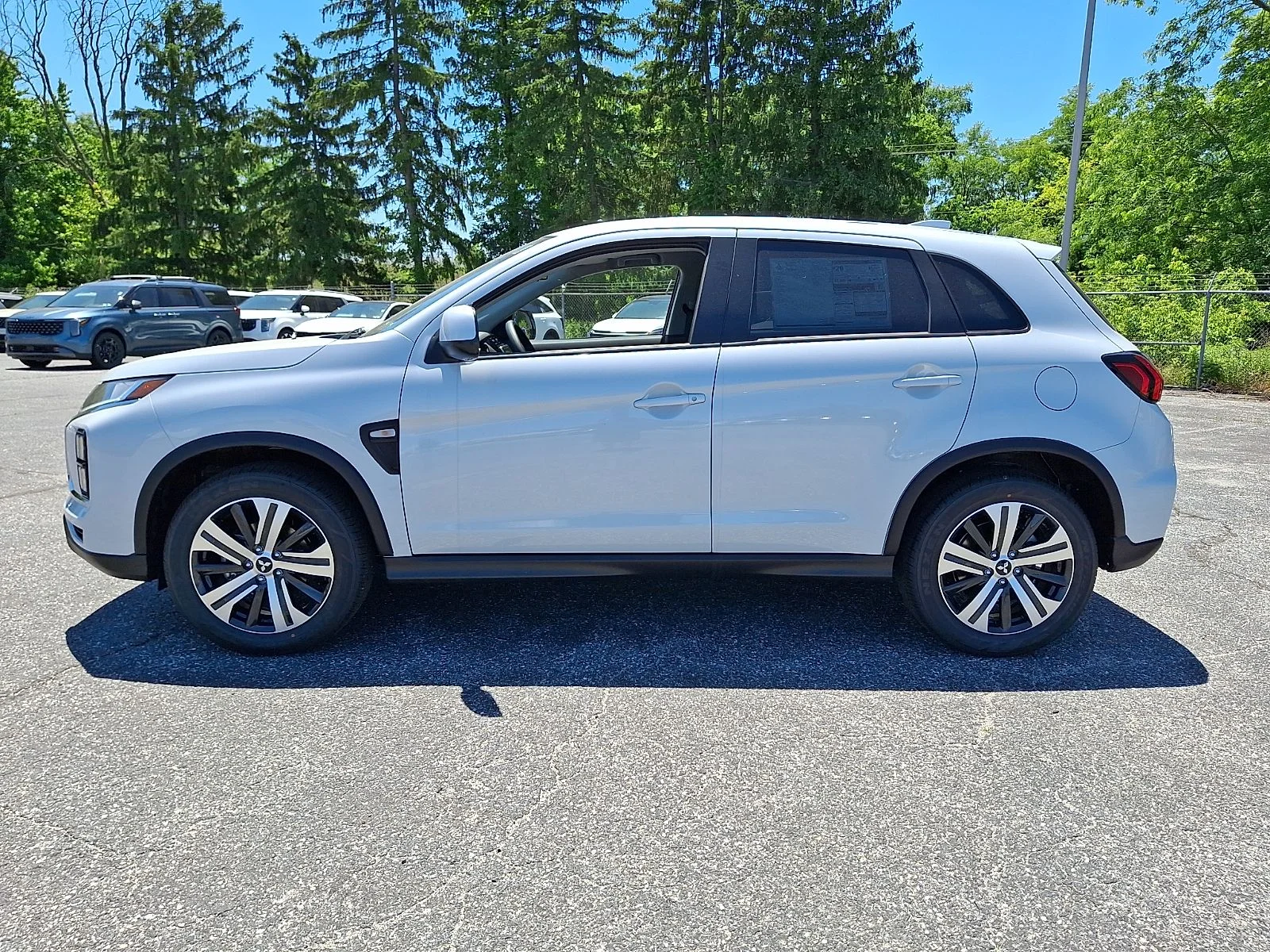 New 2026 White Mitsubishi 2.0 ES image 5