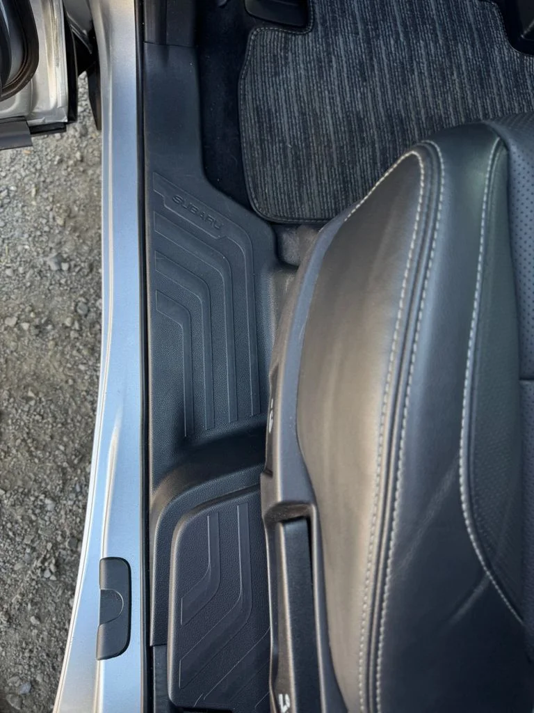 Used 2022 Silver Subaru Limited image 42