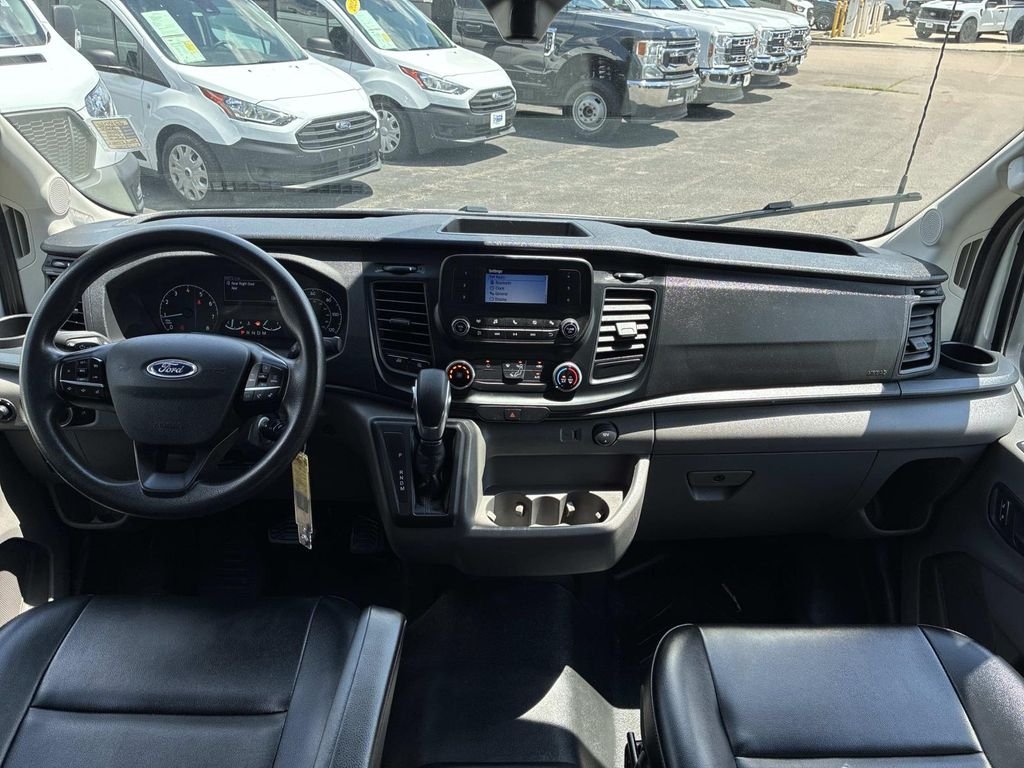 Used 2024  Ford Base image 13