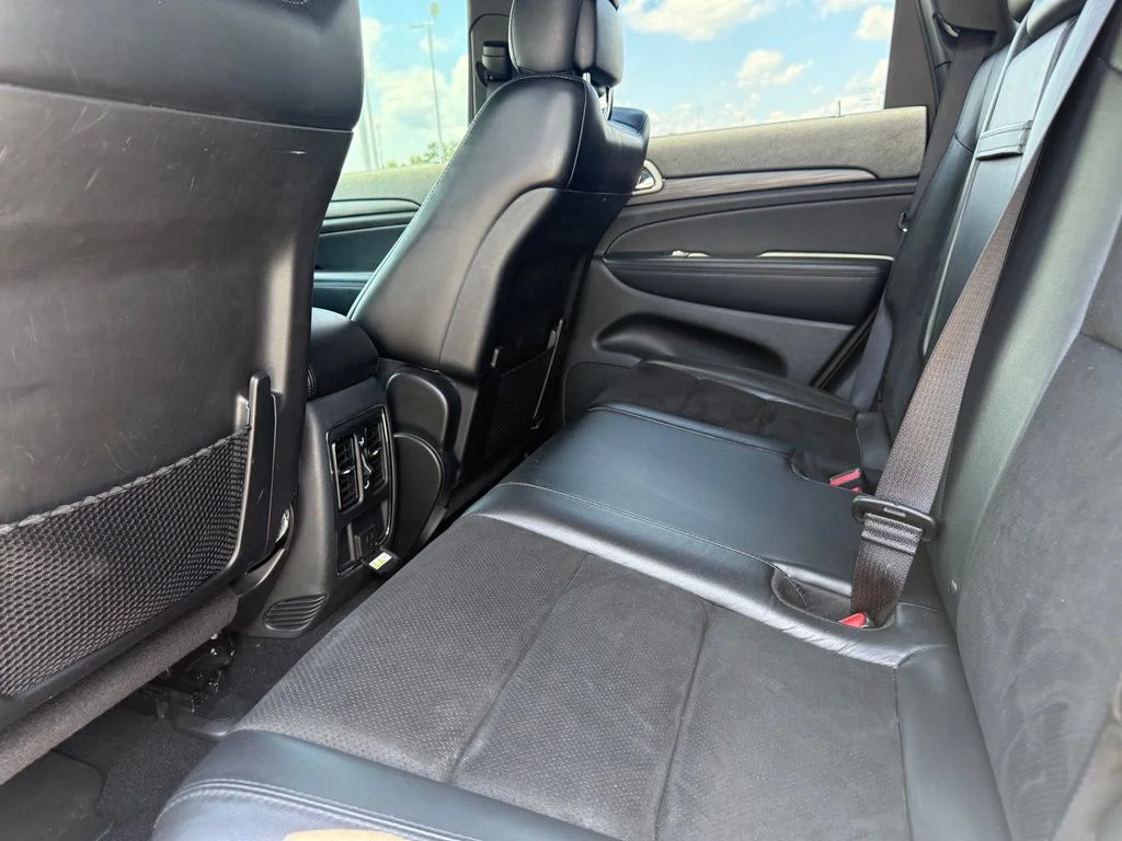 Used 2020 White Jeep Altitude image 18